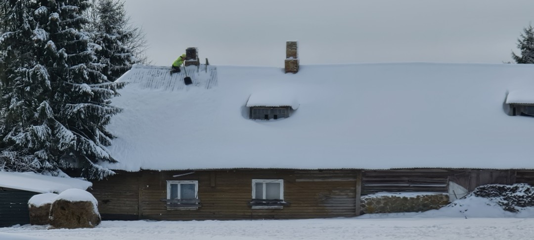 Lume ja jäätõrje katustelt